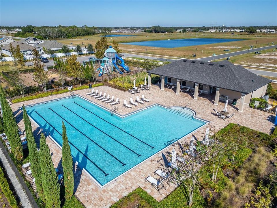 For Sale: $400,000 (4 beds, 2 baths, 2890 Square Feet)