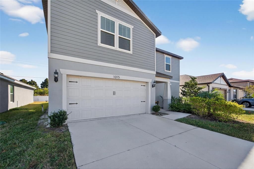 For Sale: $400,000 (4 beds, 2 baths, 2890 Square Feet)