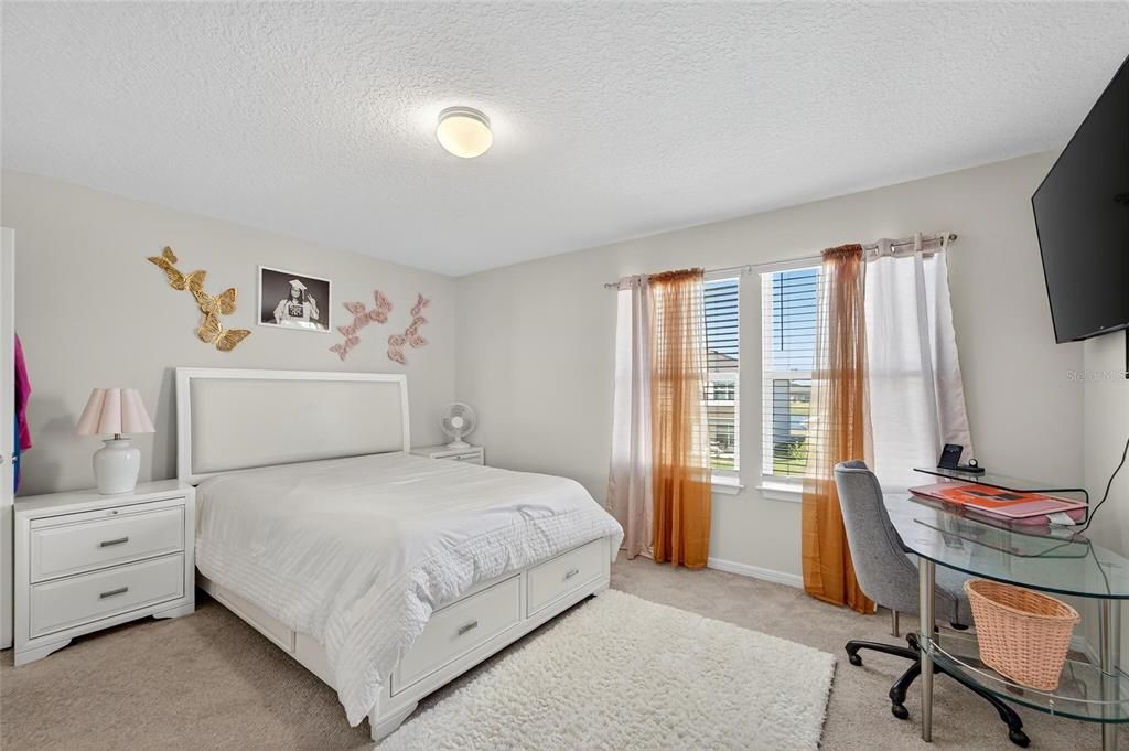 For Sale: $400,000 (4 beds, 2 baths, 2890 Square Feet)