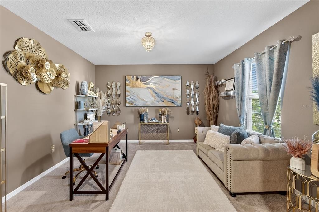 For Sale: $400,000 (4 beds, 2 baths, 2890 Square Feet)