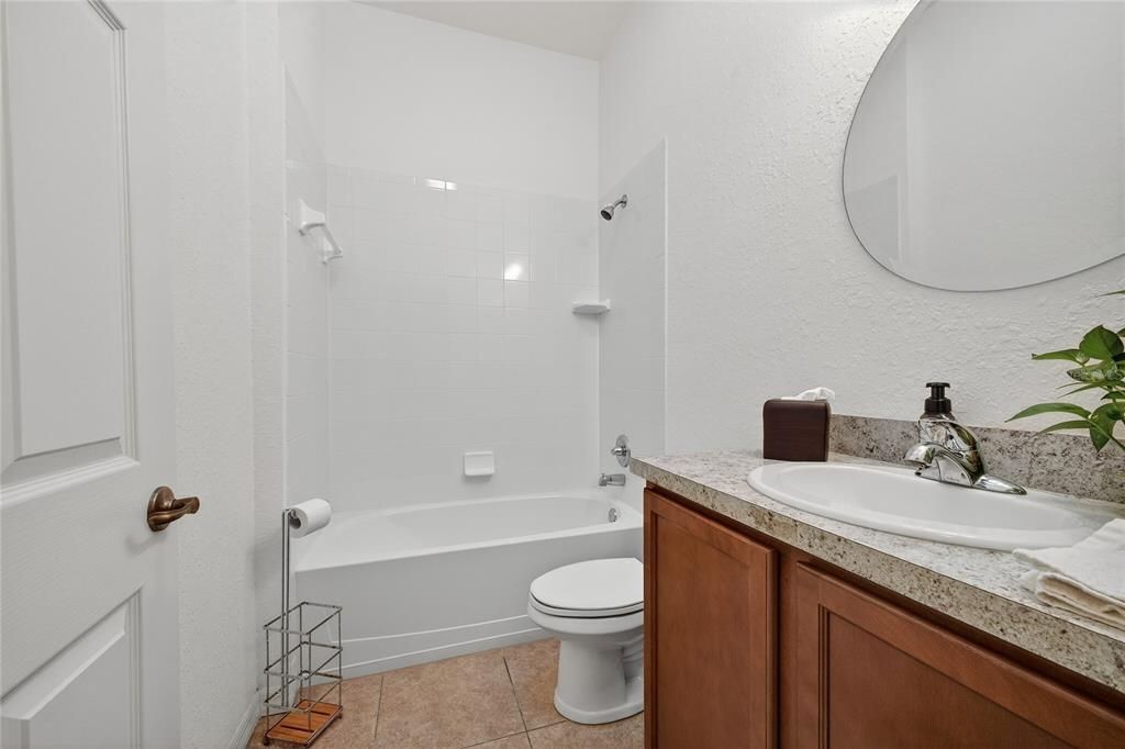 合同活跃: $419,900 (3 贝兹, 2 浴室, 2041 平方英尺)