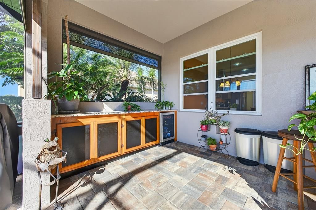 合同活跃: $419,900 (3 贝兹, 2 浴室, 2041 平方英尺)