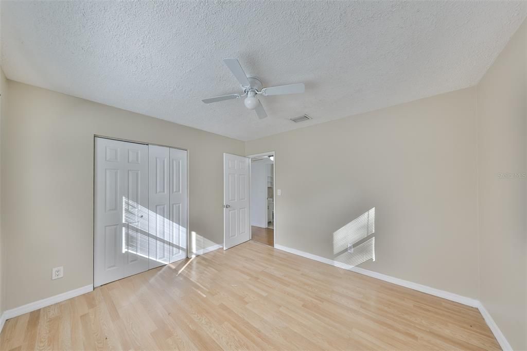 出租: $1,825 (2 贝兹, 1 浴室, 768 平方英尺)