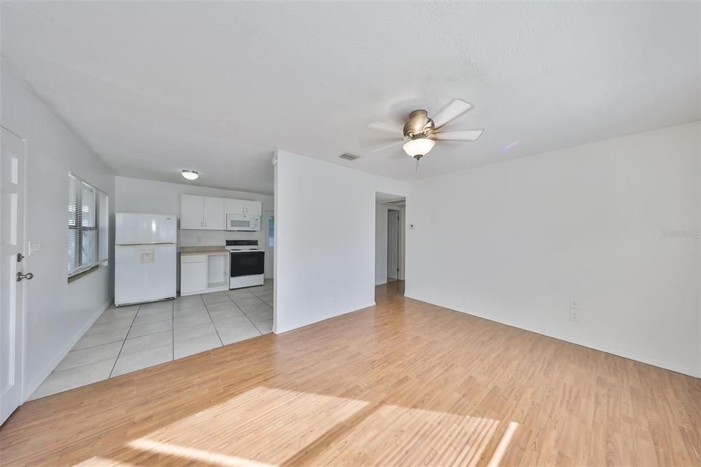 出租: $1,825 (2 贝兹, 1 浴室, 768 平方英尺)