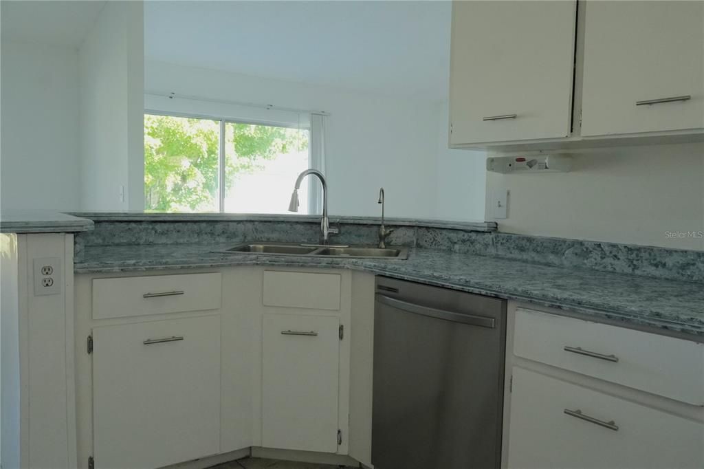 En Renta: $2,300 (3 camas, 2 baños, 1697 Pies cuadrados)