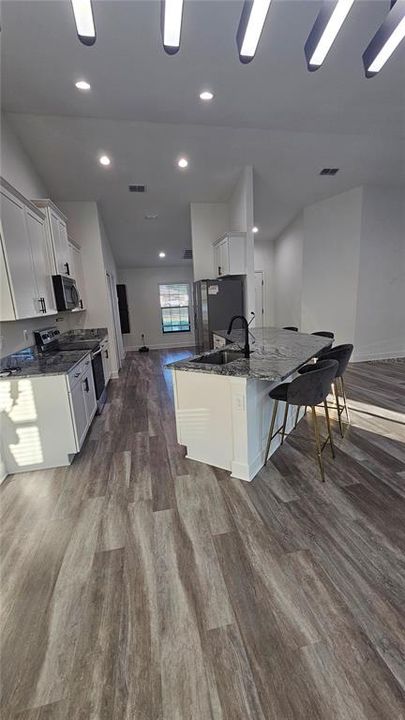 В аренду: $2,850 (4 спален, 2 ванн, 1888 Квадратных фут)