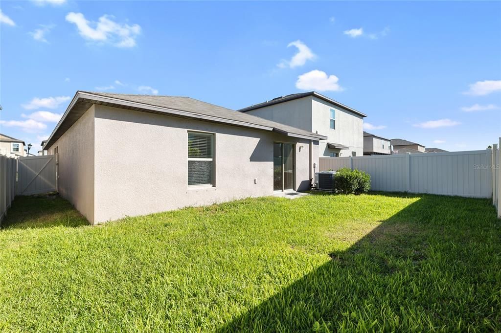 Active With Contract: $305,000 (3 beds, 2 baths, 1451 Square Feet)