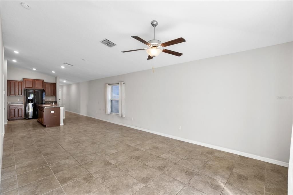 Active With Contract: $305,000 (3 beds, 2 baths, 1451 Square Feet)