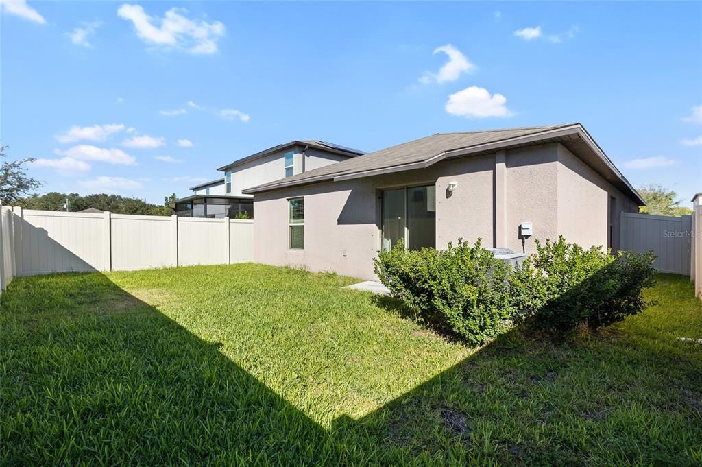 Active With Contract: $305,000 (3 beds, 2 baths, 1451 Square Feet)