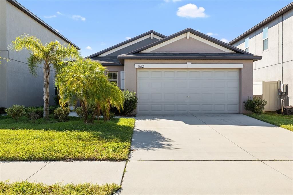 Active With Contract: $305,000 (3 beds, 2 baths, 1451 Square Feet)