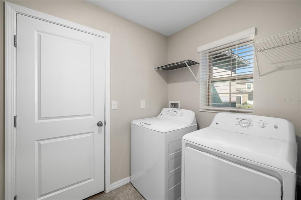 Active With Contract: $305,000 (3 beds, 2 baths, 1451 Square Feet)