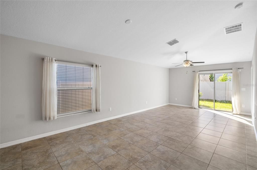 Active With Contract: $305,000 (3 beds, 2 baths, 1451 Square Feet)