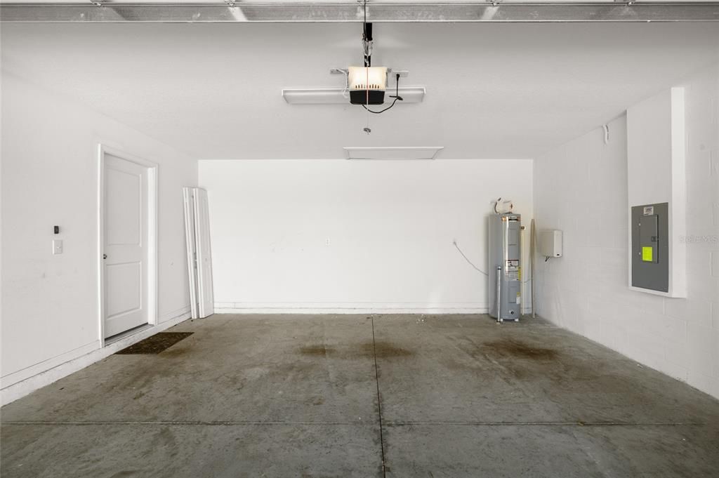 Active With Contract: $305,000 (3 beds, 2 baths, 1451 Square Feet)