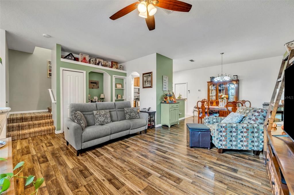 待售: $340,000 (3 贝兹, 2 浴室, 1629 平方英尺)