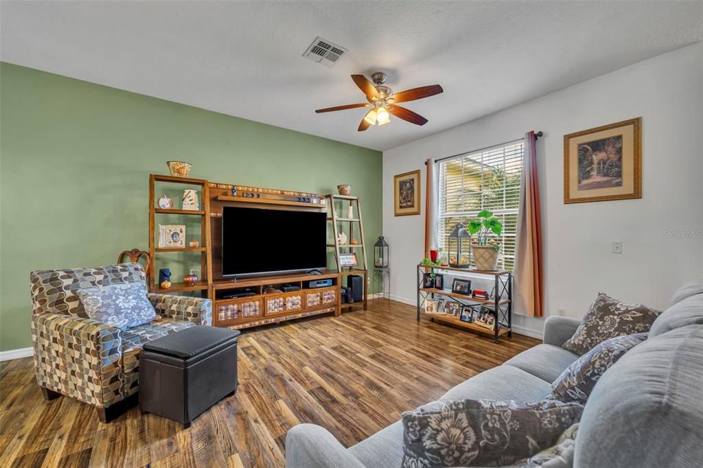 待售: $340,000 (3 贝兹, 2 浴室, 1629 平方英尺)