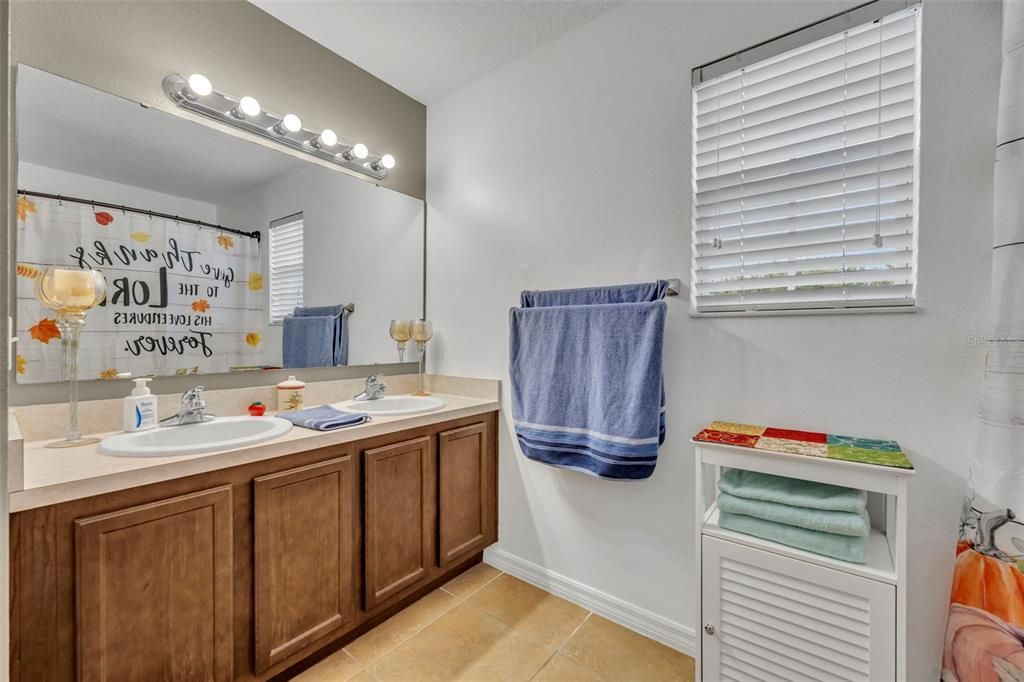 待售: $340,000 (3 贝兹, 2 浴室, 1629 平方英尺)