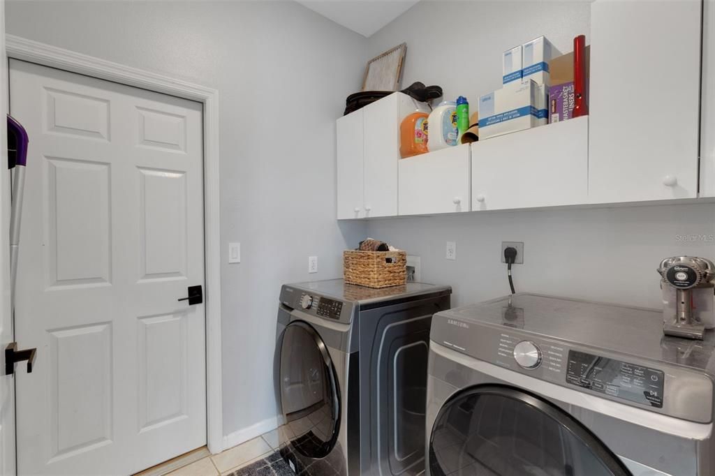 For Sale: $749,950 (4 beds, 3 baths, 2332 Square Feet)