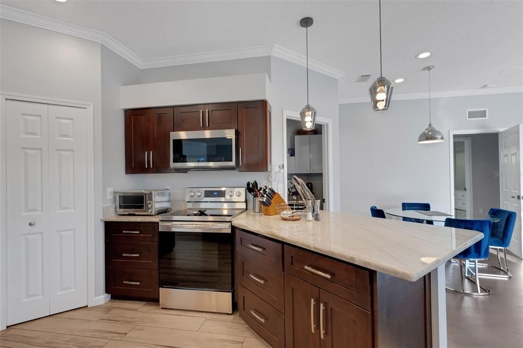 For Sale: $749,950 (4 beds, 3 baths, 2332 Square Feet)