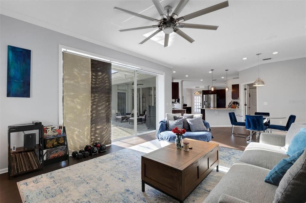 For Sale: $749,950 (4 beds, 3 baths, 2332 Square Feet)