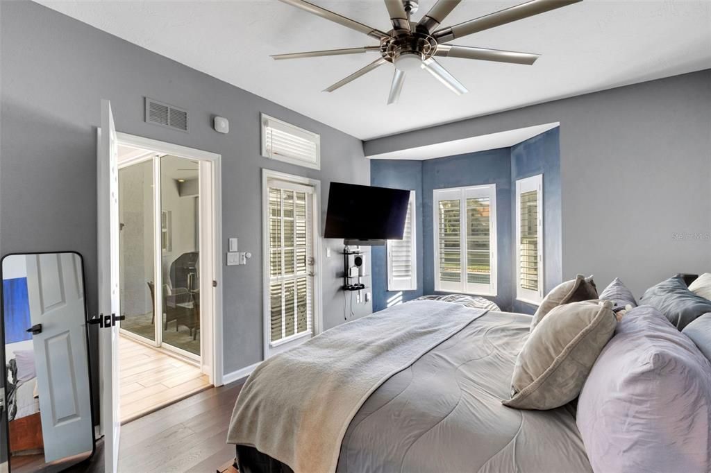 For Sale: $749,950 (4 beds, 3 baths, 2332 Square Feet)