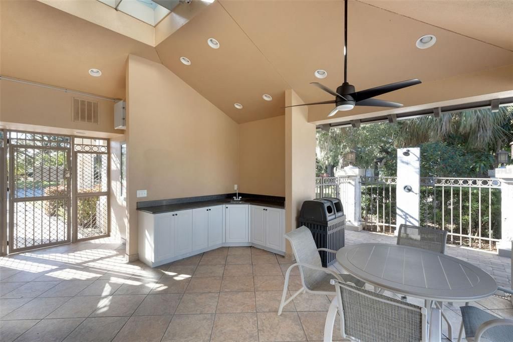 For Sale: $749,950 (4 beds, 3 baths, 2332 Square Feet)