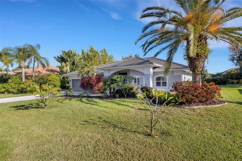 For Sale: $749,950 (4 beds, 3 baths, 2332 Square Feet)