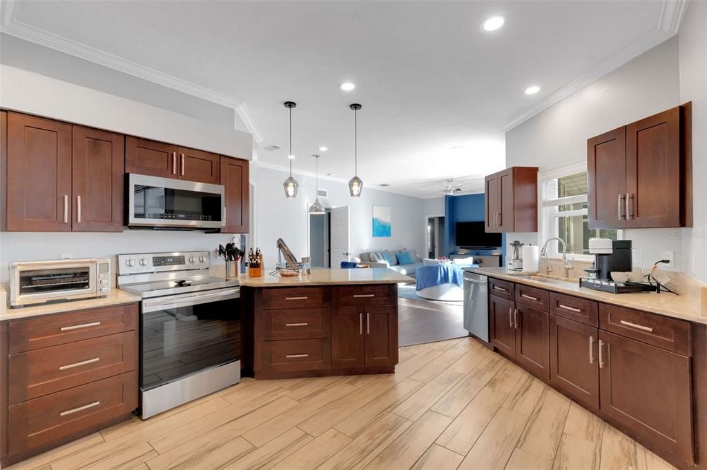 For Sale: $749,950 (4 beds, 3 baths, 2332 Square Feet)