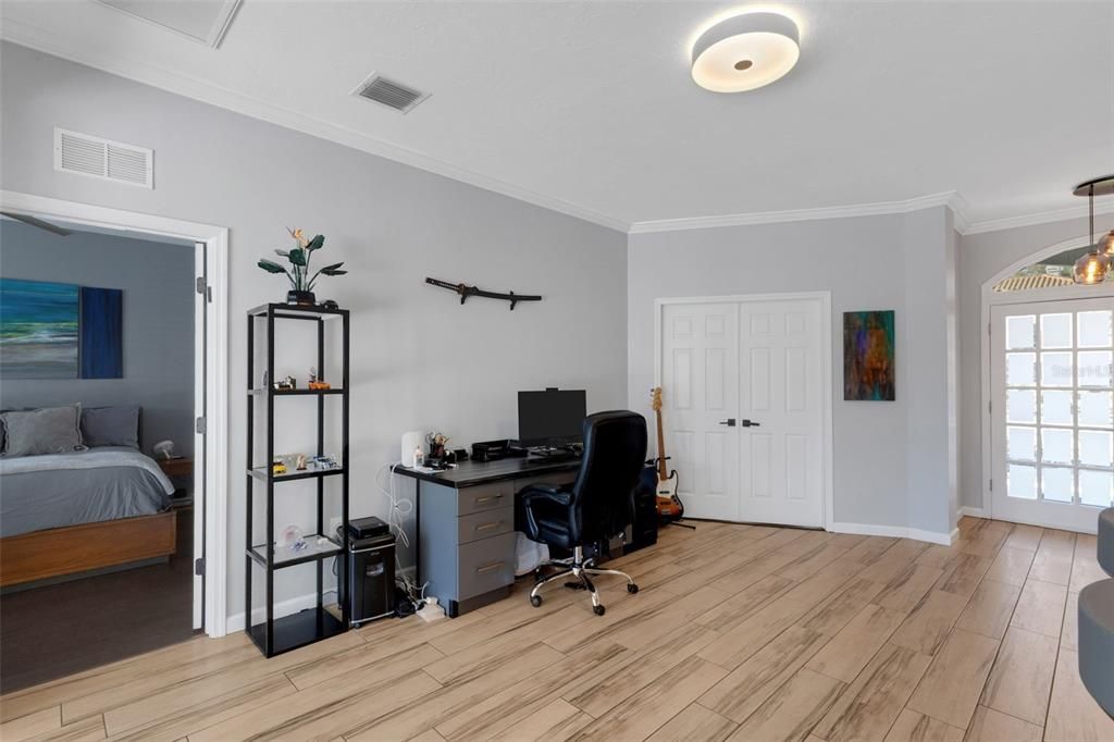 For Sale: $749,950 (4 beds, 3 baths, 2332 Square Feet)