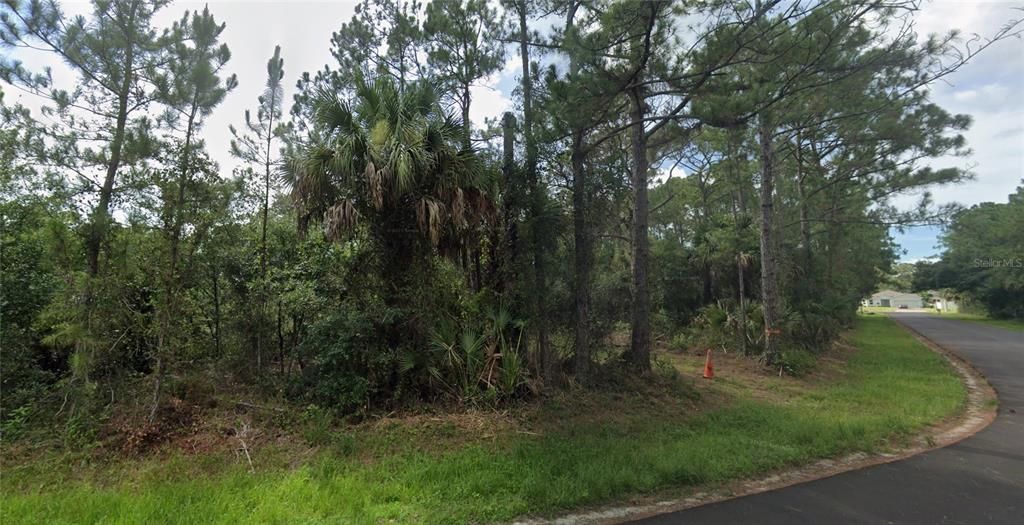 待售: $450,000 (4.16 acres)