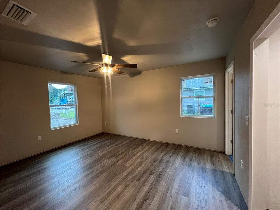 En Renta: $1,900 (3 camas, 2 baños, 1100 Pies cuadrados)