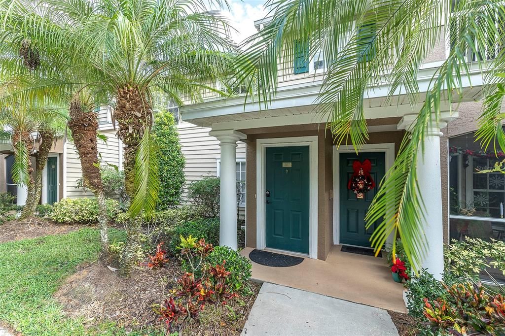 Active With Contract: $1,600 (2 beds, 2 baths, 1080 Square Feet)