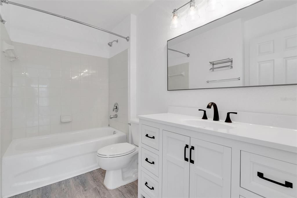 Active With Contract: $1,600 (2 beds, 2 baths, 1080 Square Feet)