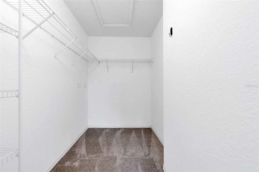 Active With Contract: $1,600 (2 beds, 2 baths, 1080 Square Feet)