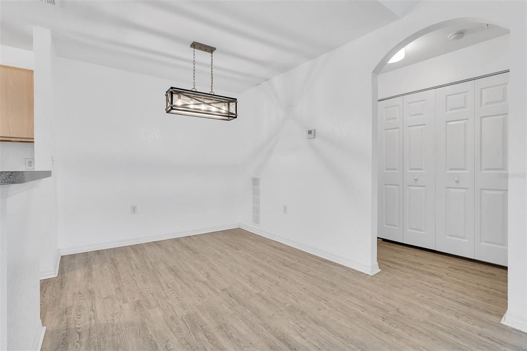 Active With Contract: $1,600 (2 beds, 2 baths, 1080 Square Feet)