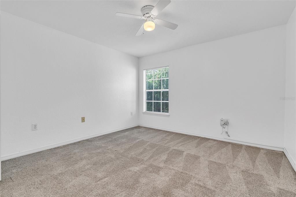 Active With Contract: $1,600 (2 beds, 2 baths, 1080 Square Feet)