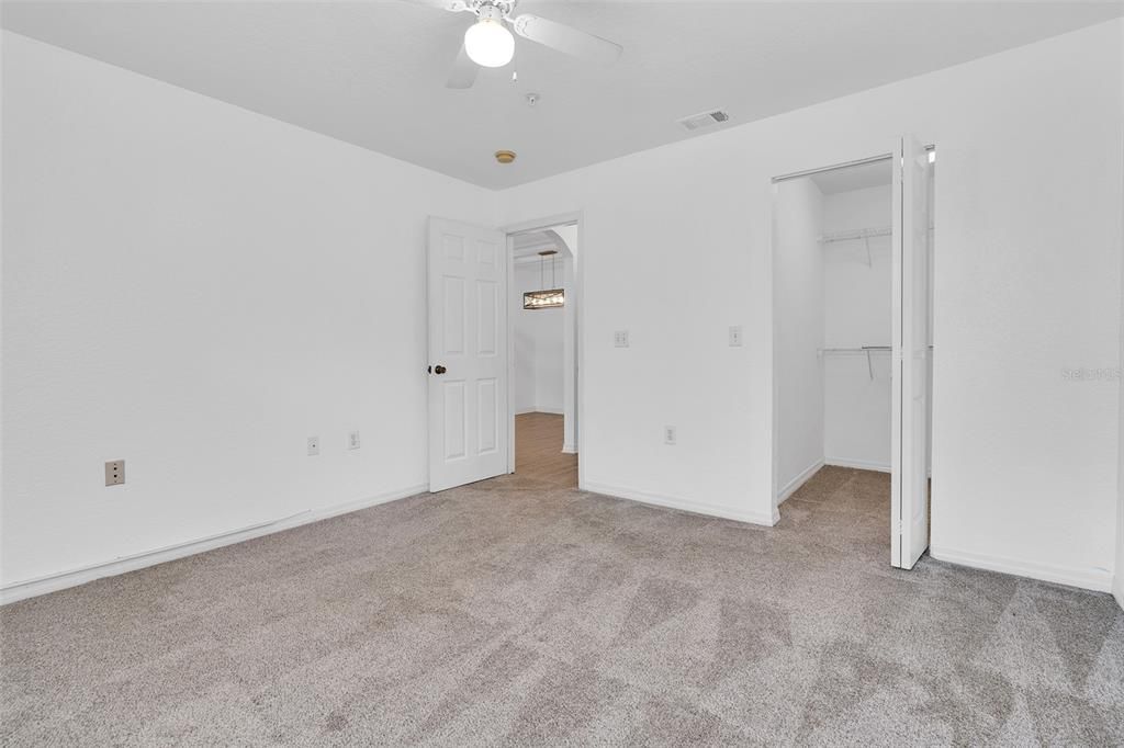 Active With Contract: $1,600 (2 beds, 2 baths, 1080 Square Feet)