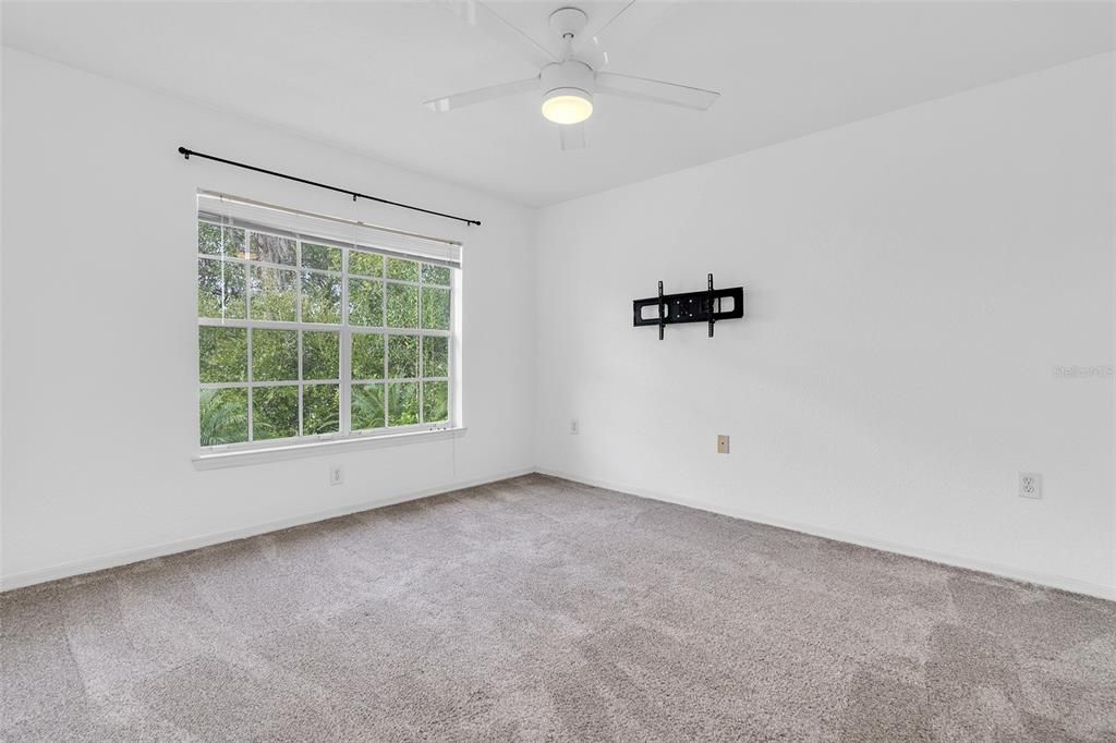 Active With Contract: $1,600 (2 beds, 2 baths, 1080 Square Feet)