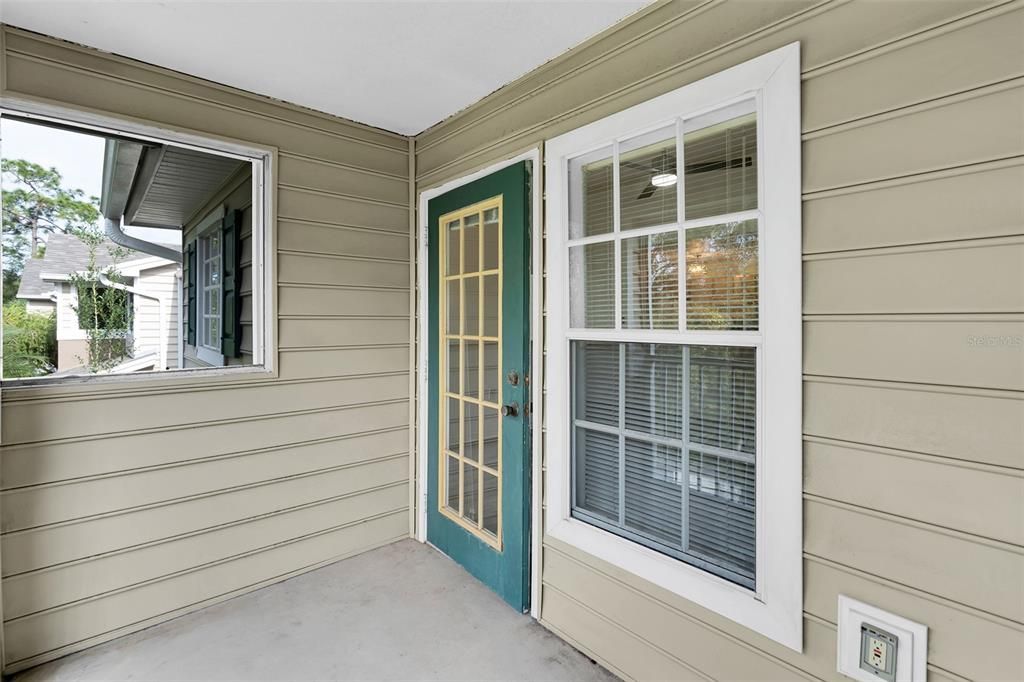 Active With Contract: $1,600 (2 beds, 2 baths, 1080 Square Feet)