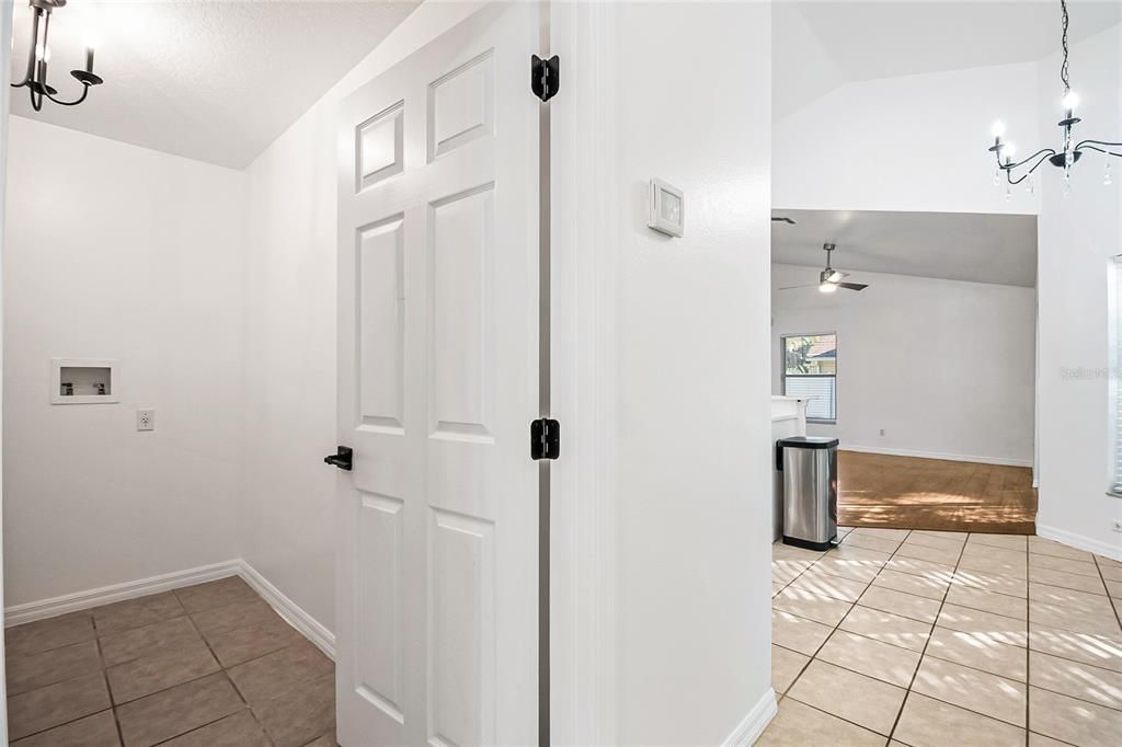 На продажу: $419,990 (3 спален, 2 ванн, 1718 Квадратных фут)