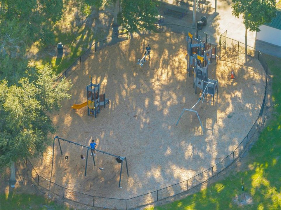 На продажу: $419,990 (3 спален, 2 ванн, 1718 Квадратных фут)