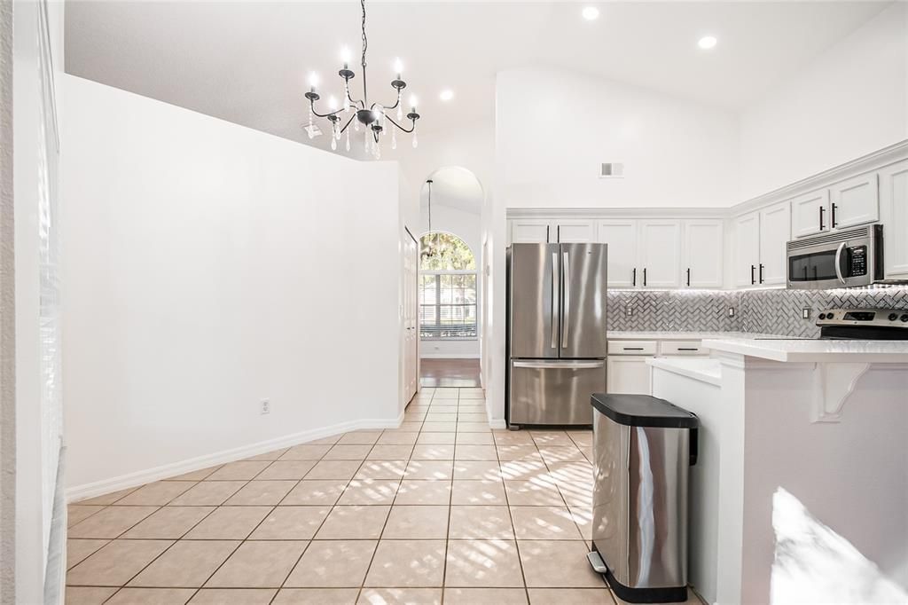 На продажу: $419,990 (3 спален, 2 ванн, 1718 Квадратных фут)