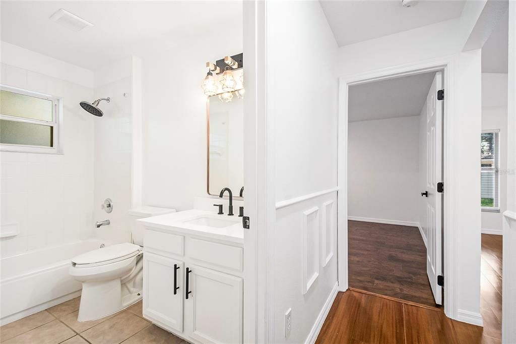 На продажу: $419,990 (3 спален, 2 ванн, 1718 Квадратных фут)