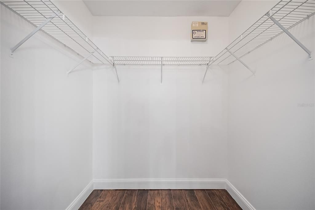 На продажу: $419,990 (3 спален, 2 ванн, 1718 Квадратных фут)