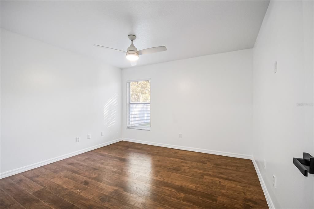 На продажу: $419,990 (3 спален, 2 ванн, 1718 Квадратных фут)