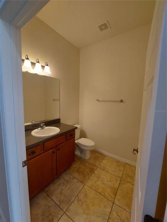 В аренду: $1,600 (2 спален, 2 ванн, 1865 Квадратных фут)