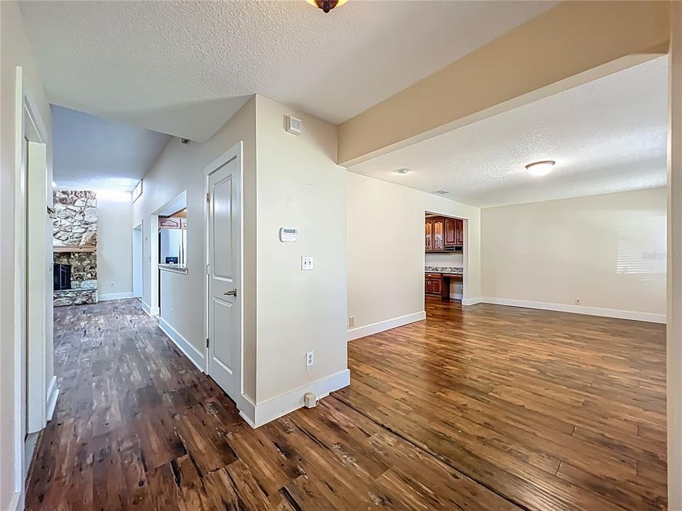 For Sale: $530,000 (4 beds, 2 baths, 2481 Square Feet)