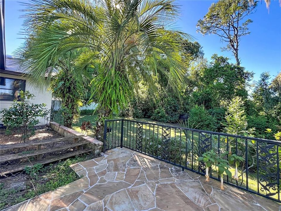 For Sale: $530,000 (4 beds, 2 baths, 2481 Square Feet)