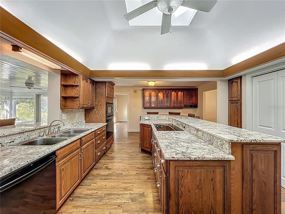 For Sale: $530,000 (4 beds, 2 baths, 2481 Square Feet)