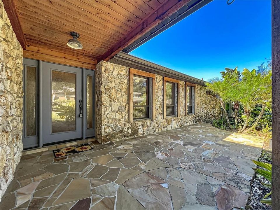 For Sale: $530,000 (4 beds, 2 baths, 2481 Square Feet)