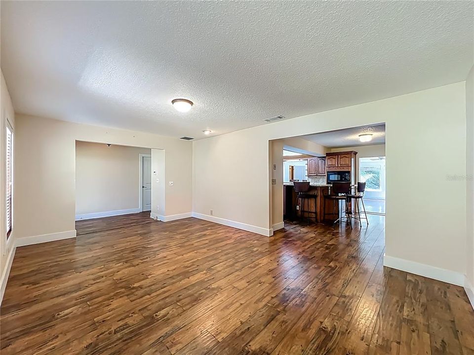 For Sale: $530,000 (4 beds, 2 baths, 2481 Square Feet)